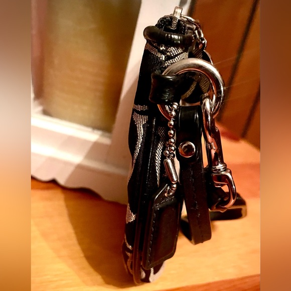 COACH black and white canvas and leather clutch or wristlet - Picture 6 of 16